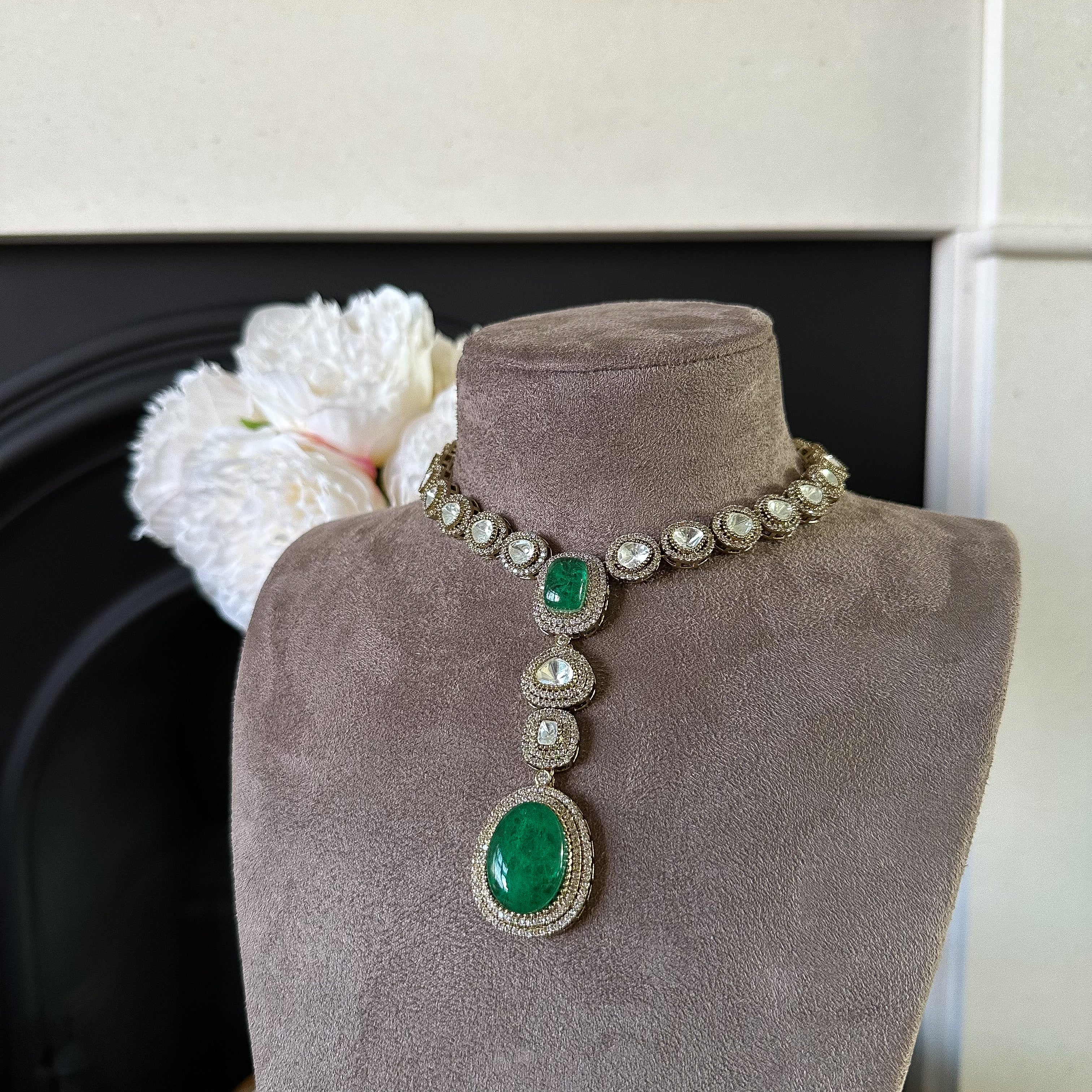 ARYA Necklace Set
