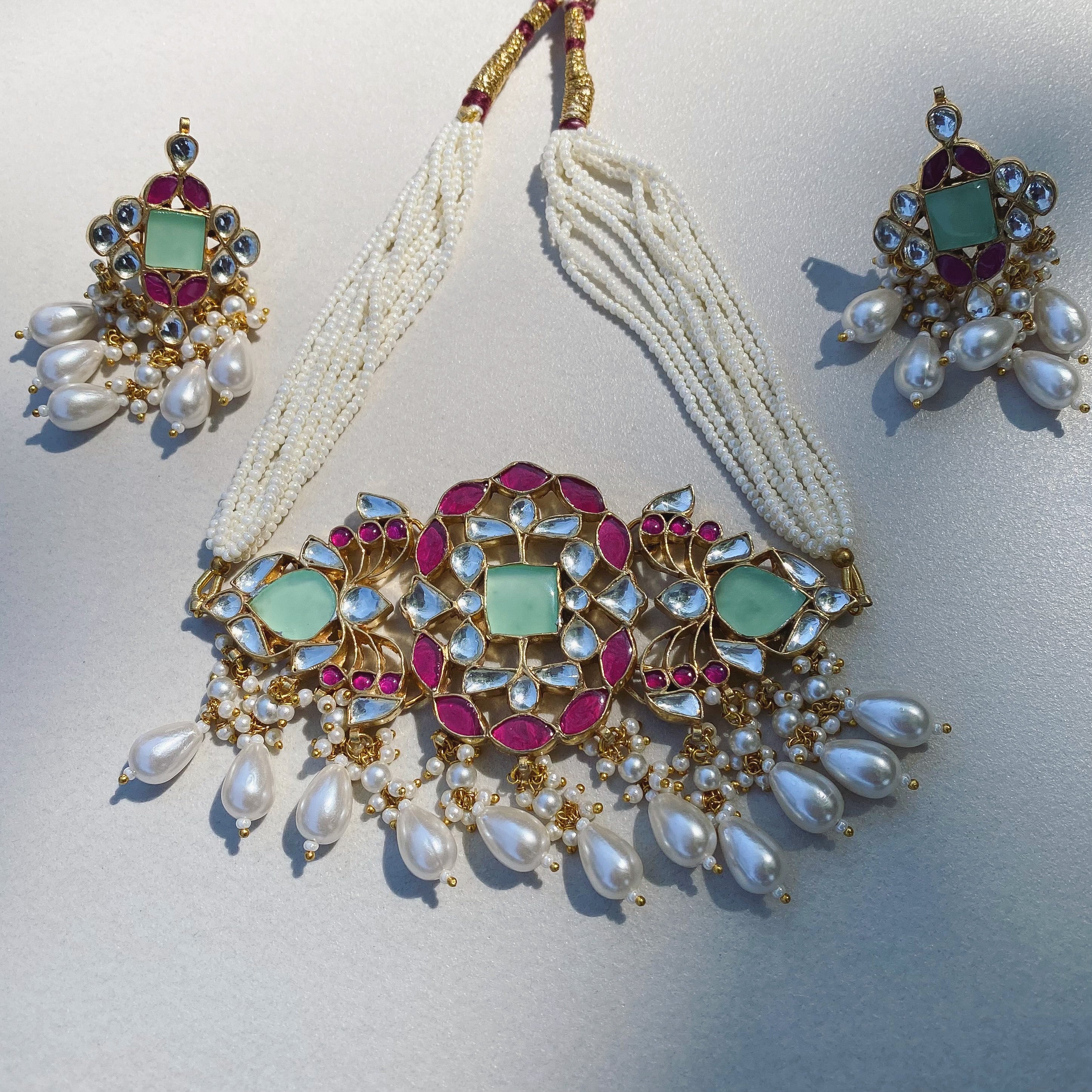 18kt Gold Pachi Kundan Choker set