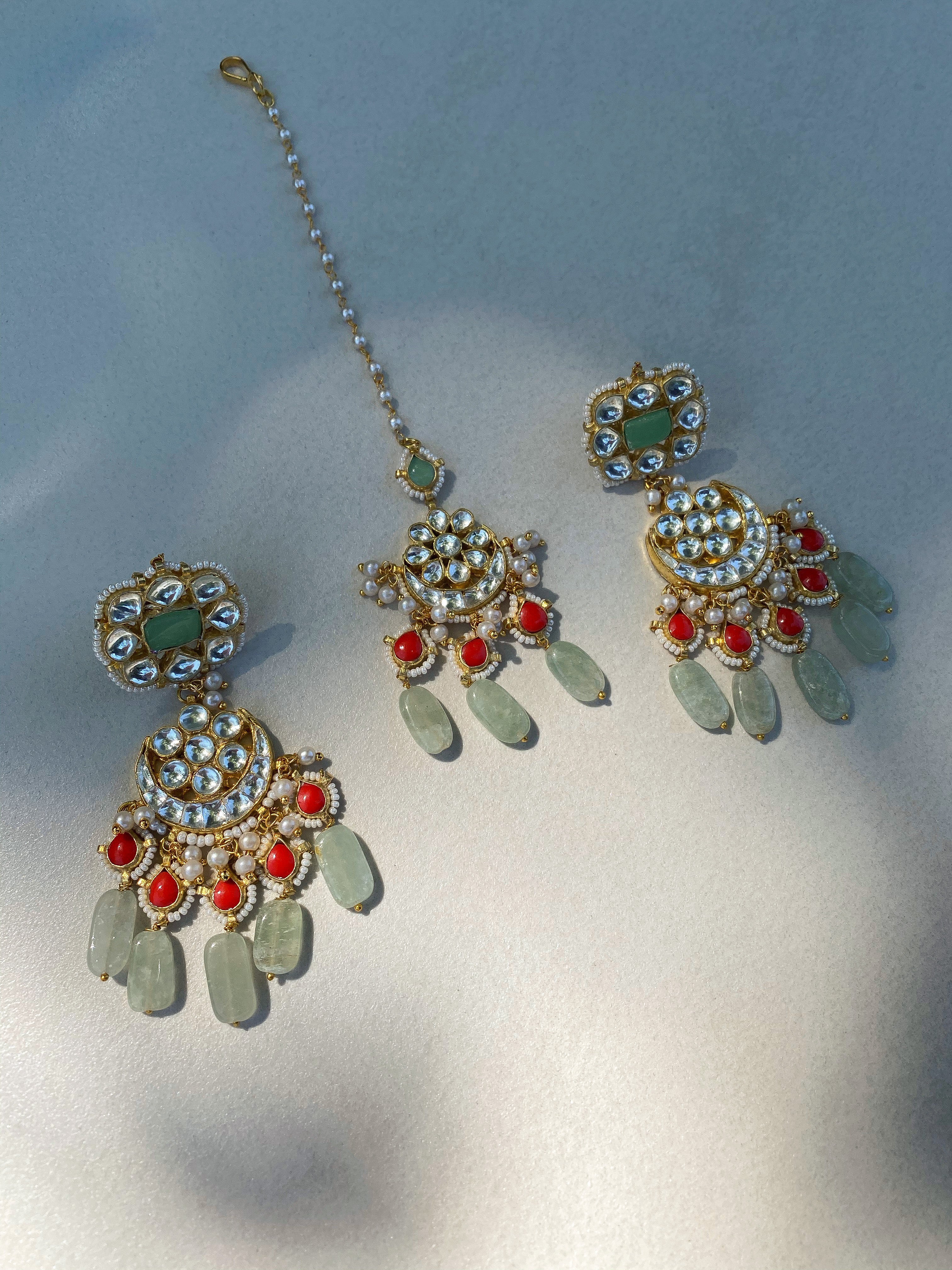 18kt Gold Earrings and Tikka Set